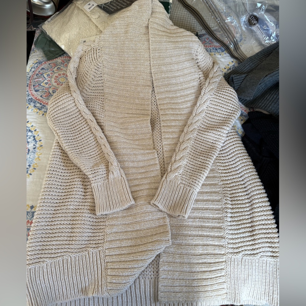 Like new cardigan